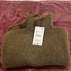 Zara Green Turtleneck Sweater
